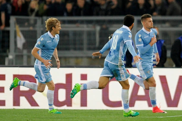 令人信服的 令人信服的